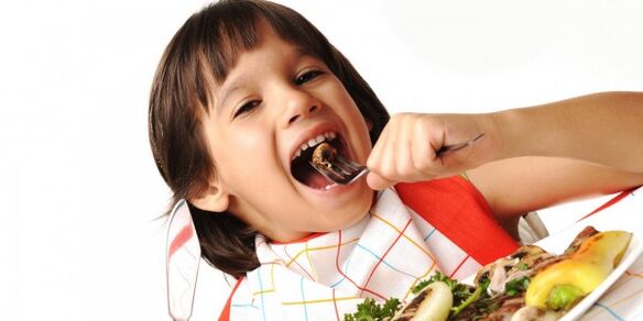 child eating vegetables on a diet with pancreatitis