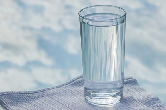 a glass of water for lazy diet