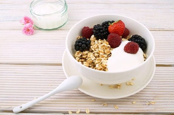 oatmeal with berries for lazy diet