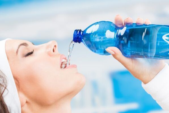 You can lose 5 kg of excess weight in a week by drinking lots of water